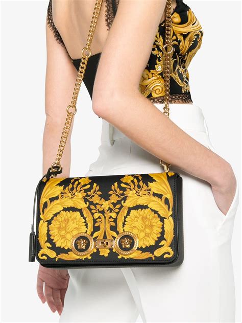 borsa versace leone|Versace bolsos moda mujer .